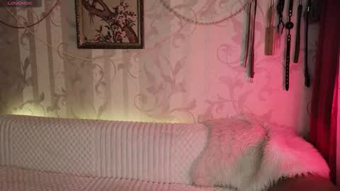 Diana Di Honey online show from 12, 2, 2026