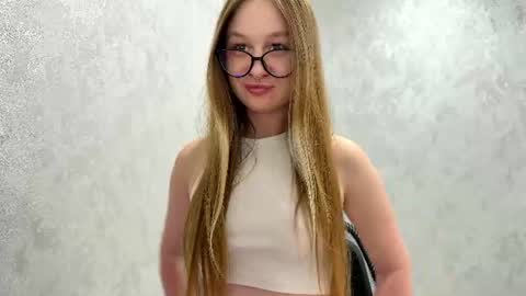 Diane Fashion online show from 10, 6, 2026