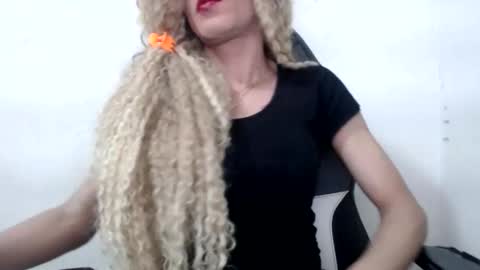 diabla_sexy22cm online show from 5, 12, 2025