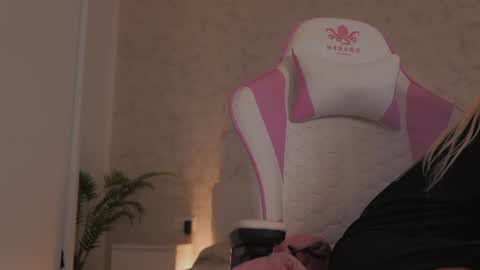 Snapshot of diamond_ava_ chatting on 11, 6, 2026 Thea online show from 11, 6, 2026