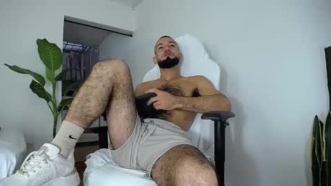 Snapshot of diamond_black00 chatting on 18, 10, 2025 MaSSimo online show from 18, 10, 2025