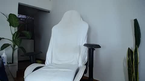 Snapshot of diamond_black00 chatting on 13, 11, 2025 MaSSimo online show from 13, 11, 2025