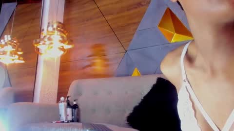 Camila and Megan online show from 7, 2, 2025