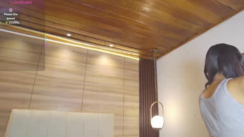 Camila and Megan online show from 13, 4, 2026