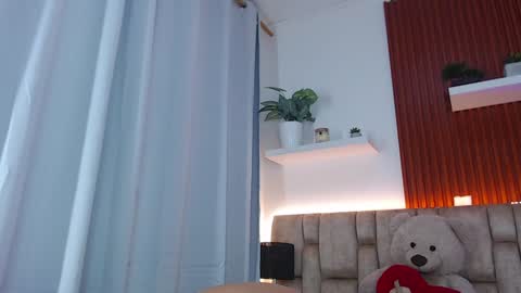 diamond_canela online show from 24, 12, 2024