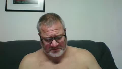diamond_couple_82 online show from 5, 1, 2025