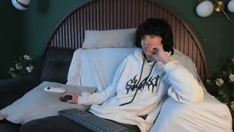 Snapshot of diamond_twink chatting on 24, 7, 2026 diamond_twink online show from 24, 7, 2026