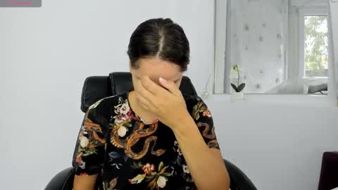 diamondkay_ online show from 7, 10, 2025