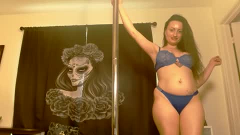 Snapshot of diamondmonroexo chatting on 6, 5, 2026 DiamondMonroeXo online show from 6, 5, 2026