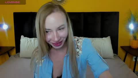 Snapshot of diana_garrett chatting on 11, 5, 2026 Diana online show from 11, 5, 2026