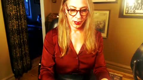 Snapshot of dianeroberts chatting on 22, 9, 2025 Diane Roberts-Tease and Humiliation online show from 22, 9, 2025