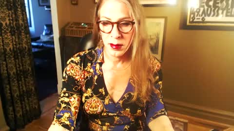 Snapshot of dianeroberts chatting on 7, 10, 2025 Diane Roberts-Tease and Humiliation online show from 7, 10, 2025