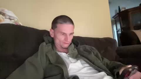 Snapshot of dickabitchdown chatting on 10, 10, 2025 DickABitchDown Alexys real spanishmami online show from 10, 10, 2025