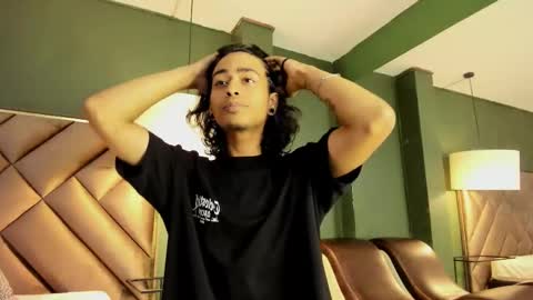 Snapshot of dickie_dicking chatting on 21, 11, 2025 dickie_dicking online show from 21, 11, 2025