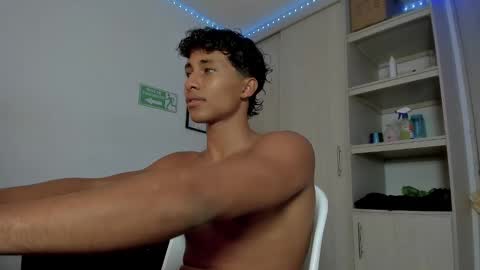 Snapshot of diegsz_ chatting on 3, 2, 2025 diego online show from 3, 2, 2025