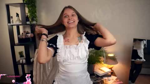 Elwyna online show from 2, 12, 2025