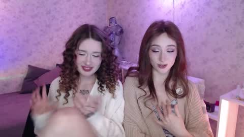 Hi im Alice 3 Im usualy online 03-10 or 17-21 UTC0 online show from 22, 12, 2025