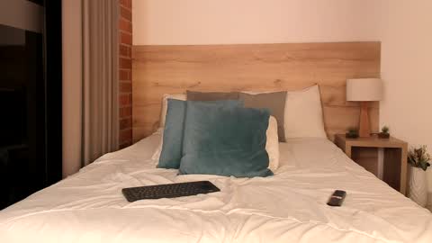 Dilarahkesh  online show from 2, 2, 2025