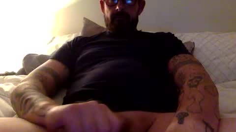Snapshot of dilfmeat chatting on 10, 11, 2025 dilfmeat online show from 10, 11, 2025