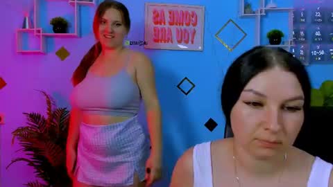 Snapshot of dina_bloom chatting on 5, 7, 2026 dina_bloom online show from 5, 7, 2026