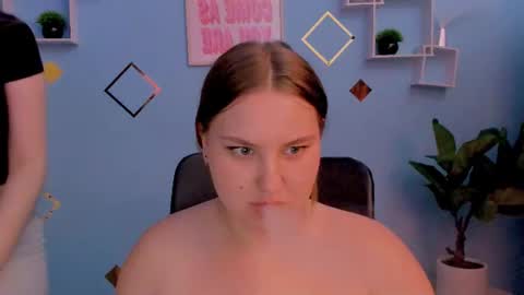 Snapshot of dina_bloom chatting on 20, 7, 2026 dina_bloom online show from 20, 7, 2026