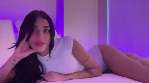 Snapshot of dirianyisabelx chatting on 4, 11, 2025 Diriany Isabel online show from 4, 11, 2025