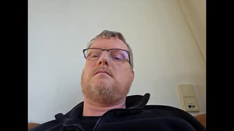 Snapshot of dirkkie1975 chatting on 25, 2, 2026 dirkkie1975 online show from 25, 2, 2026