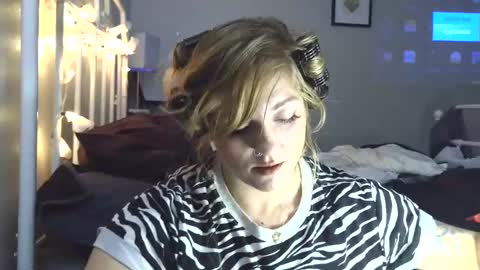 Daisy Wylde online show from 31, 12, 2024