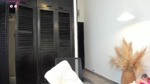 Snapshot of dirtygril chatting on 21, 10, 2025 Angelica online show from 21, 10, 2025