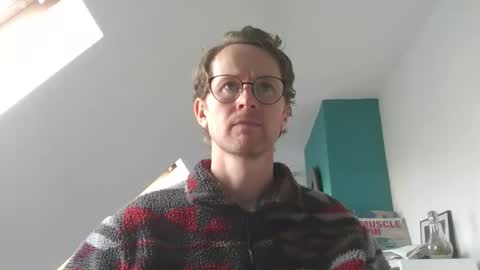 Snapshot of discovery_99 chatting on 28, 10, 2025 discovery_99 online show from 28, 10, 2025