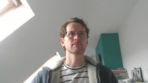 Snapshot of discovery_99 chatting on 4, 11, 2025 discovery_99 online show from 4, 11, 2025