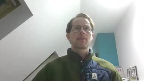 Snapshot of discovery_99 chatting on 4, 12, 2025 discovery_99 online show from 4, 12, 2025