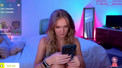 Snapshot of disney__princess chatting on 3, 5, 2026 JASMINE online show from 3, 5, 2026