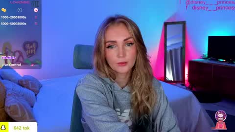 Snapshot of disney__princess chatting on 8, 5, 2026 JASMINE online show from 8, 5, 2026