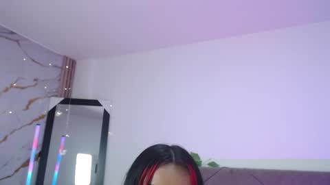 disyamil_pineda online show from 20, 5, 2026