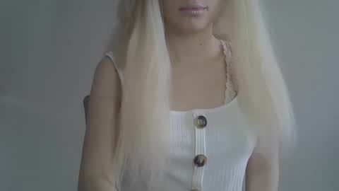 DitaMilton online show from 8, 3, 2025