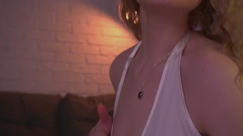 Eva and Lucia online show from 8, 2, 2025