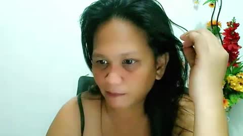 Snapshot of divinegrace10 chatting on 4, 2, 2025 Divine Grace Close To Your Hear online show from 4, 2, 2025