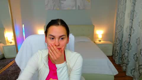 Snapshot of divineluxe chatting on 4, 6, 2026 Ivory Blue. online show from 4, 6, 2026