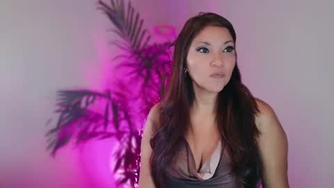 DivineLynn online show from 1, 6, 2026
