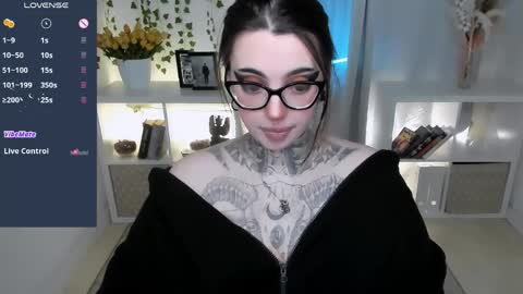 dixipixi_ online show from 2, 4, 2026