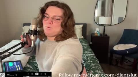 Snapshot of djentslut chatting on 8, 12, 2024 djentslut online show from 8, 12, 2024