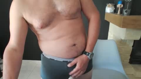 Snapshot of doggydaddi chatting on 29, 9, 2025 Alex online show from 29, 9, 2025