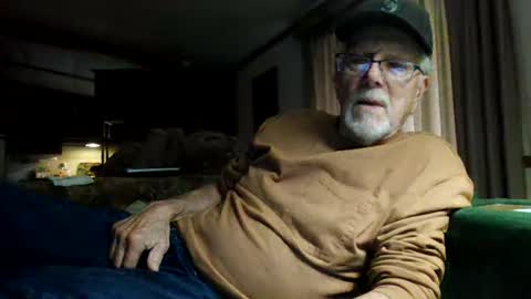 Snapshot of doingmyself69 chatting on 4, 11, 2025 doingmyself69 online show from 4, 11, 2025