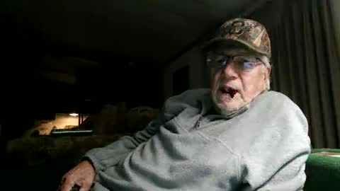 Snapshot of doingmyself69 chatting on 12, 11, 2025 doingmyself69 online show from 12, 11, 2025