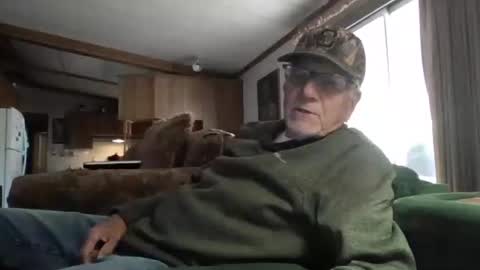 Snapshot of doingmyself69 chatting on 27, 5, 2026 doingmyself69 online show from 27, 5, 2026