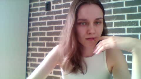 Snapshot of dolcezza_ chatting on 23, 4, 2026 dolcezza_ online show from 23, 4, 2026