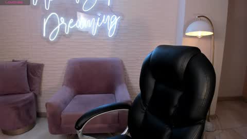 Snapshot of dolcieelliot chatting on 22, 1, 2025 Dolcie online show from 22, 1, 2025