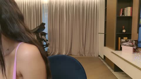 Lexi online show from 6, 2, 2026