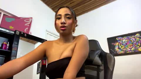 doll_miaa online show from 12, 2, 2025
